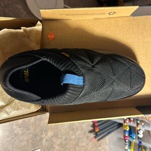 Men’s Teva hard sole slippers